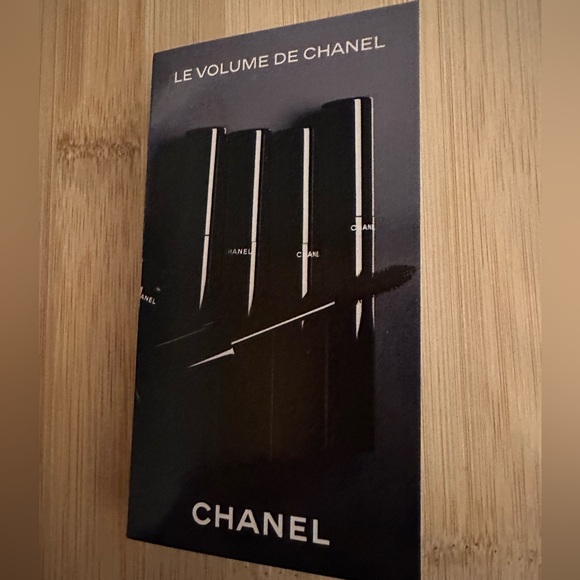 CHANEL Other - CHANEL Nior mini mascara in black